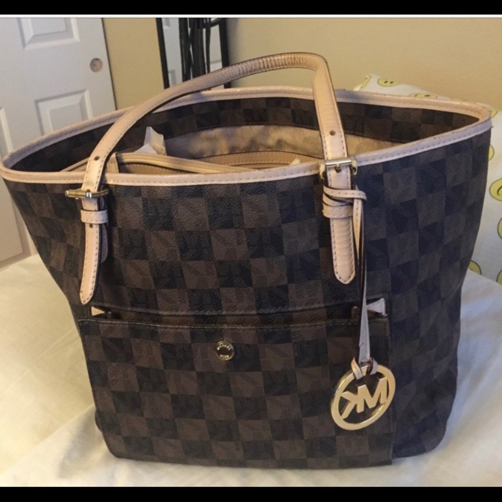 ❤️❤️Michael Kors monogram ❤️❤️